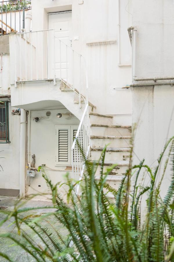 Apartamento Eutuxia Tarento Exterior foto